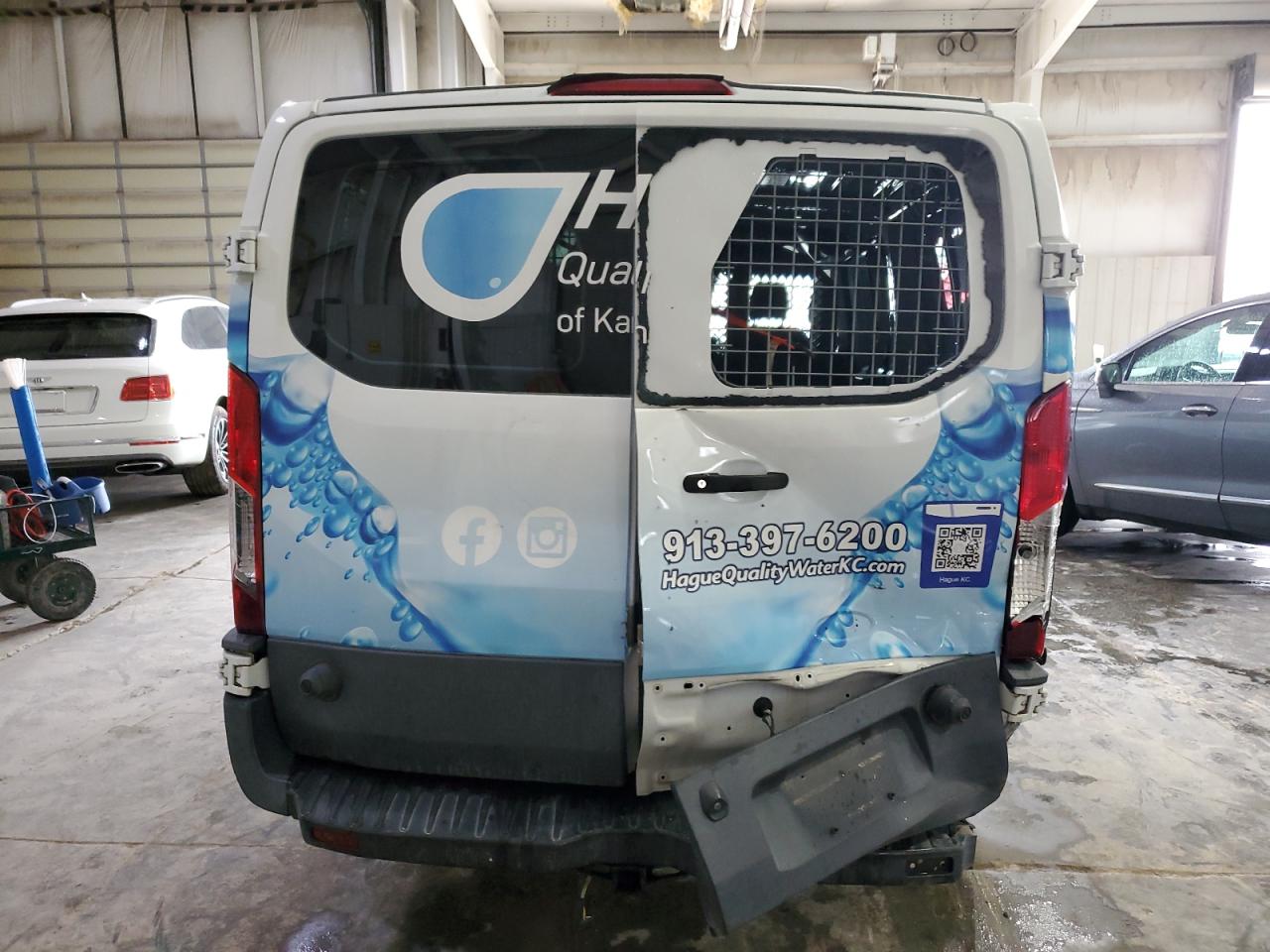 Ford Transit T-150 Image 5