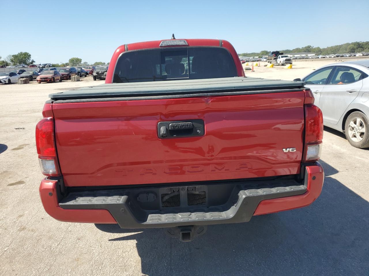 Toyota Tacoma Double Cab Image 11