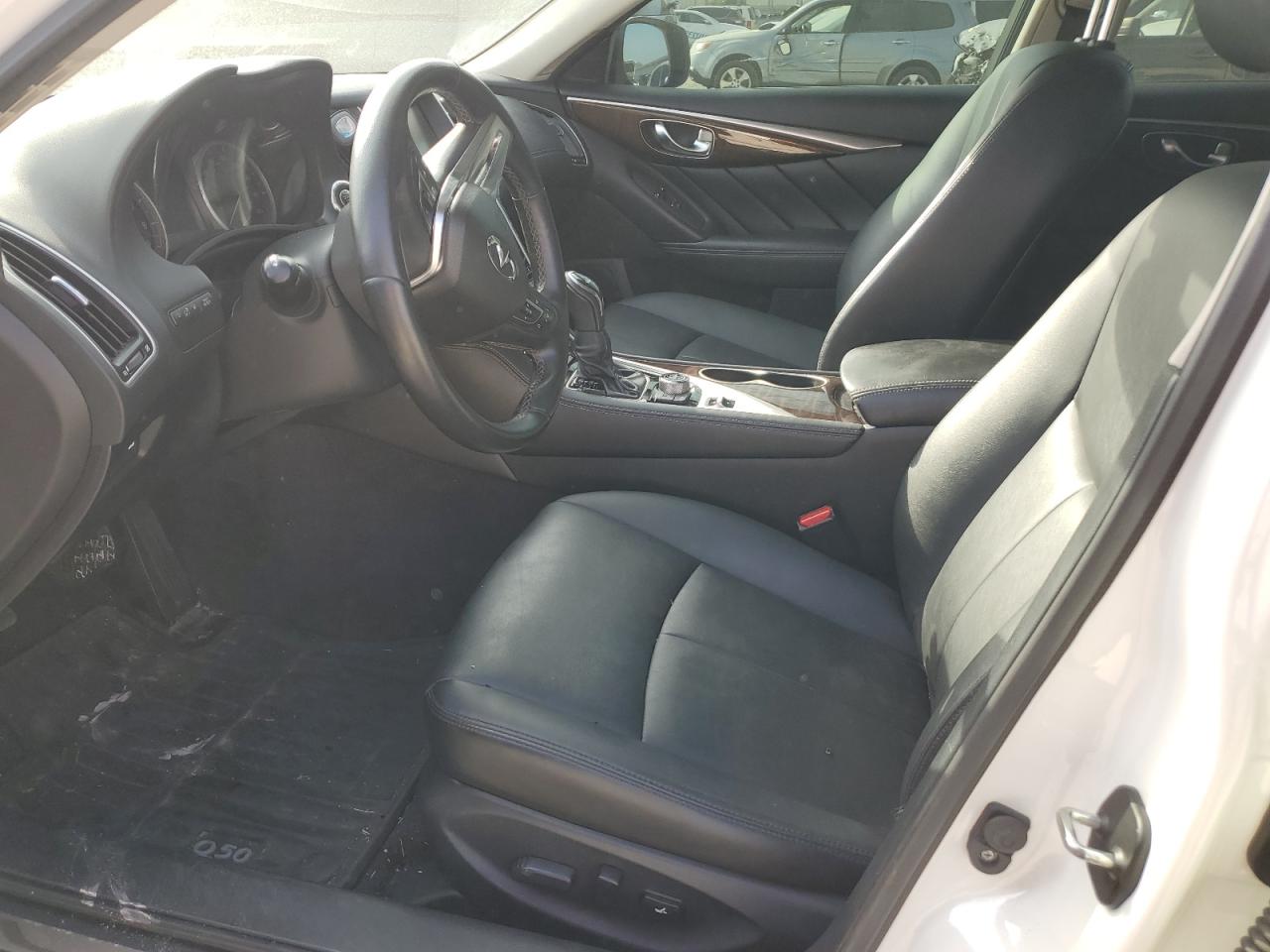 INFINITI Q50 Luxe Image 6