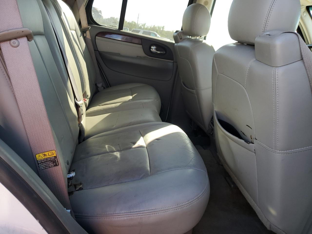 GMC Envoy Image 3