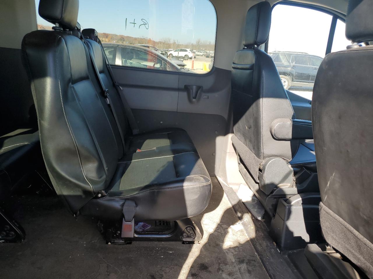 Ford Transit T-150 Image 3