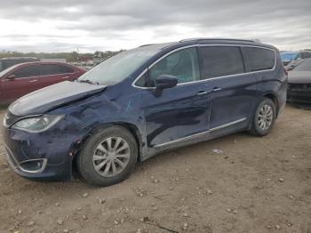  Salvage Chrysler Pacifica
