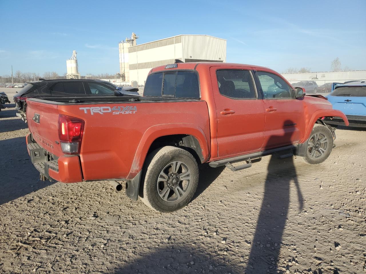Toyota Tacoma Double Cab Image 2