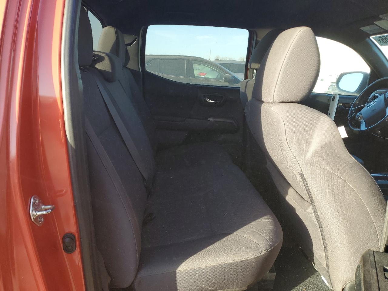 Toyota Tacoma Double Cab Image 7