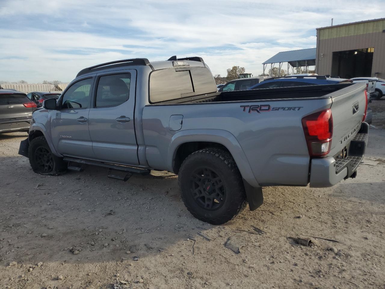 Toyota Tacoma Double Cab Image 11