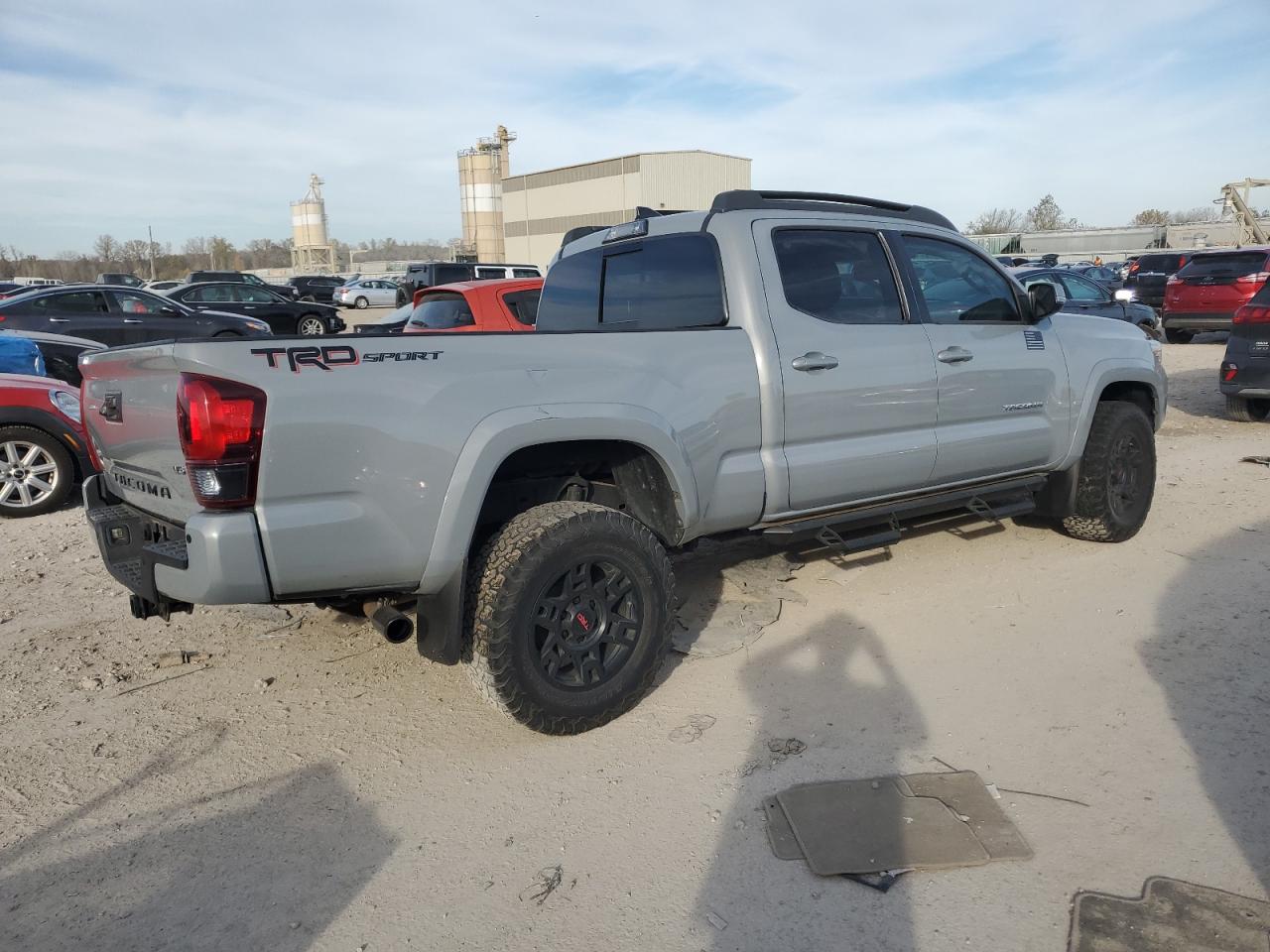 Toyota Tacoma Double Cab Image 12