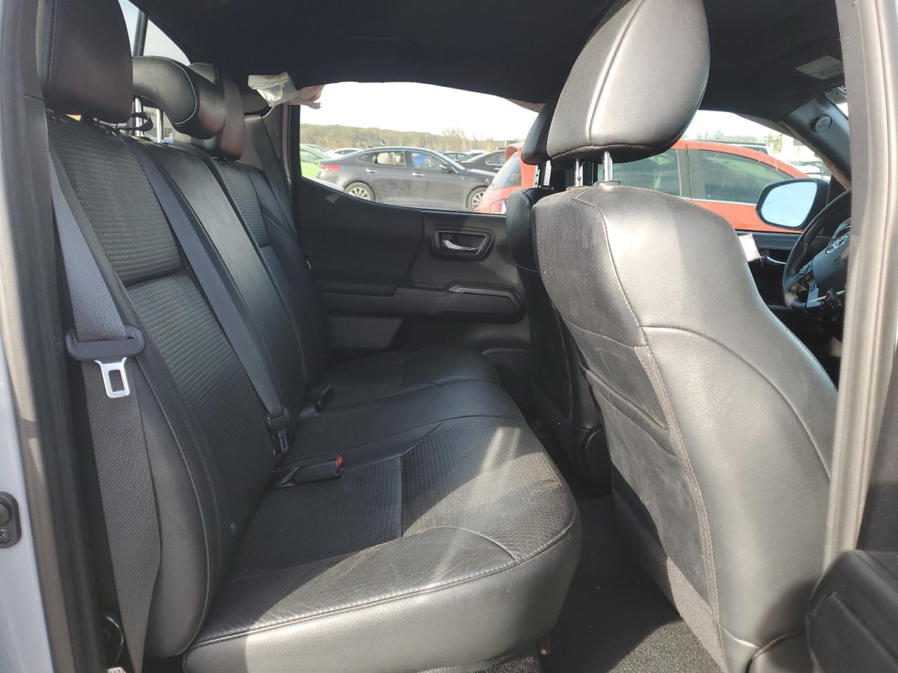 Toyota Tacoma Double Cab Image 7