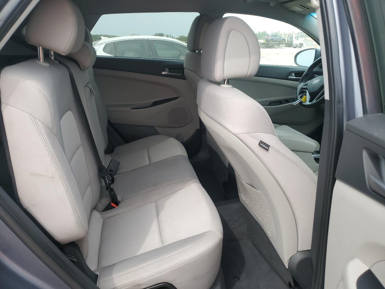 Hyundai TUCSON Limited Image 9