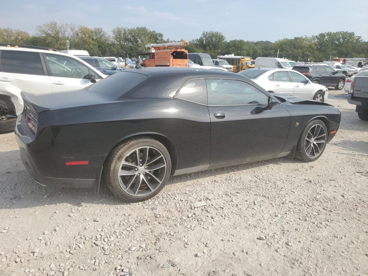 Dodge Challenger R/t Scat Pack Image 3