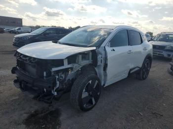  Salvage Nissan Kicks