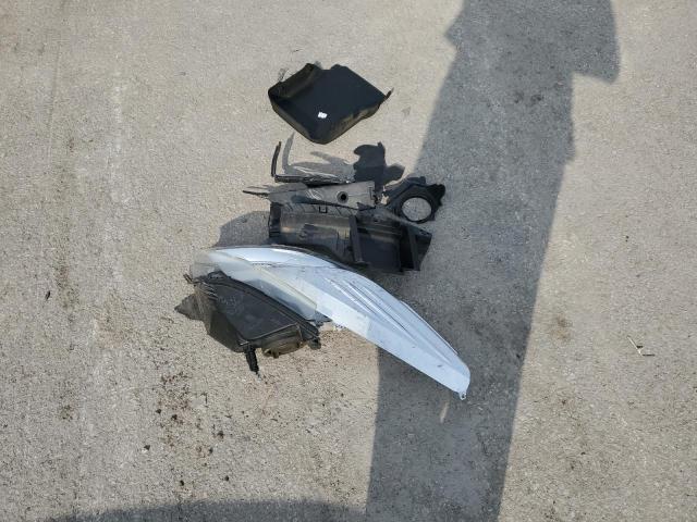 Ford Escape Titanium Image 9