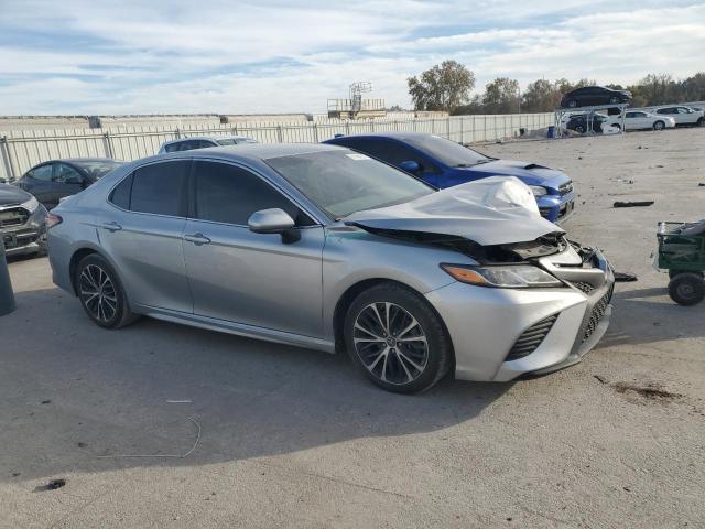 Toyota Camry L Image 10