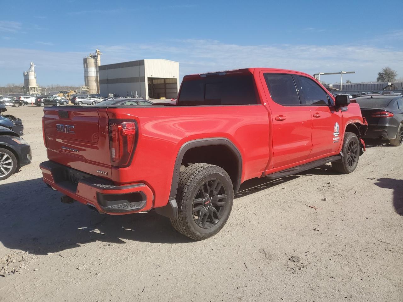 GMC Sierra K1500 At4 Image 3