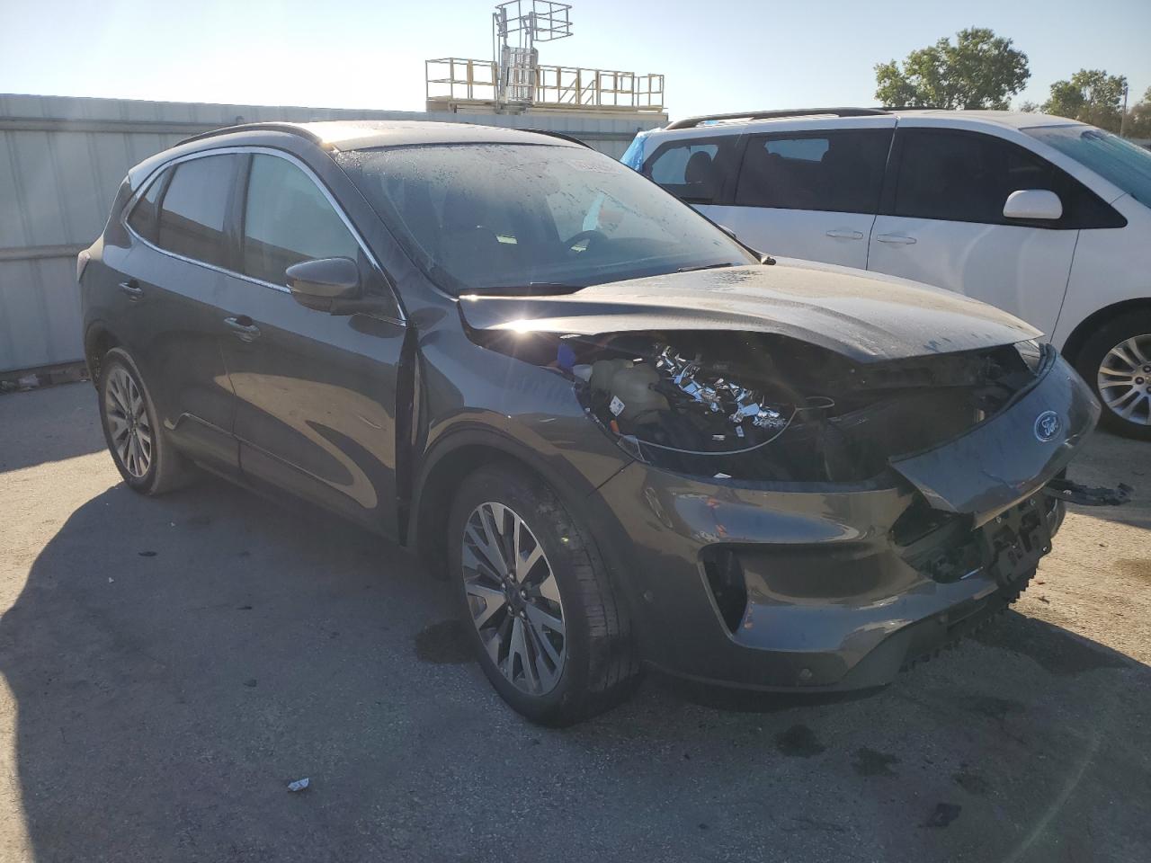 Ford Escape Titanium Image 3