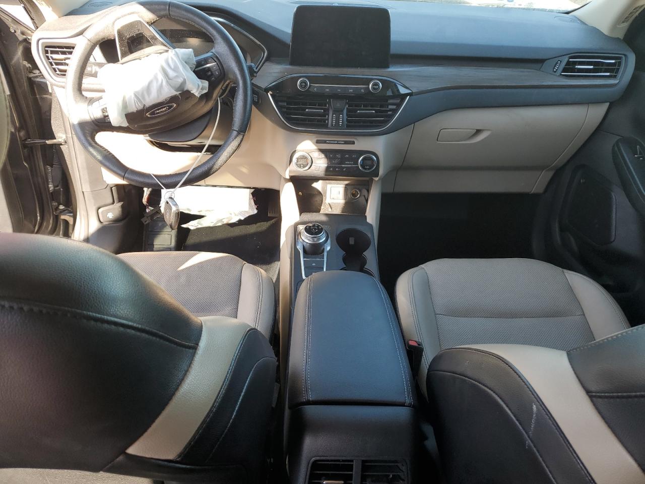 Ford Escape Titanium Image 4