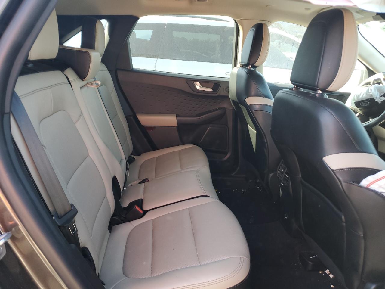 Ford Escape Titanium Image 9