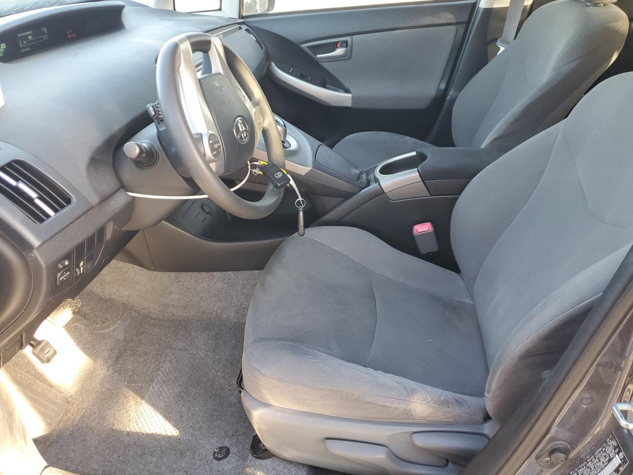 Toyota Prius Image 11