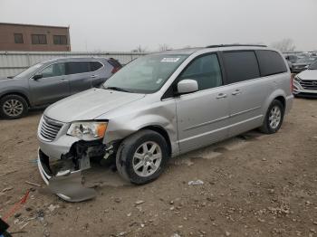  Salvage Chrysler Minivan