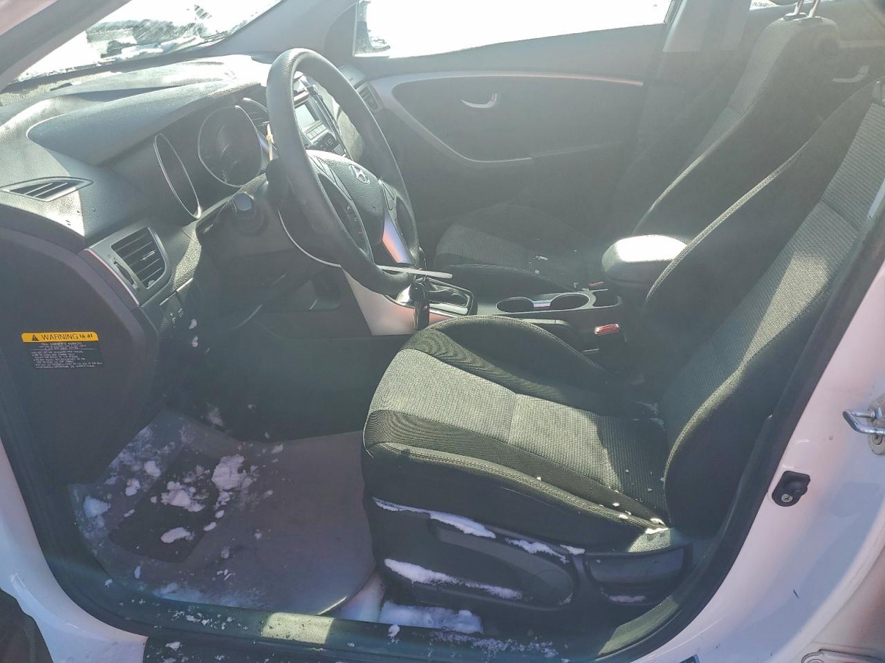 Hyundai ELANTRA Image 13