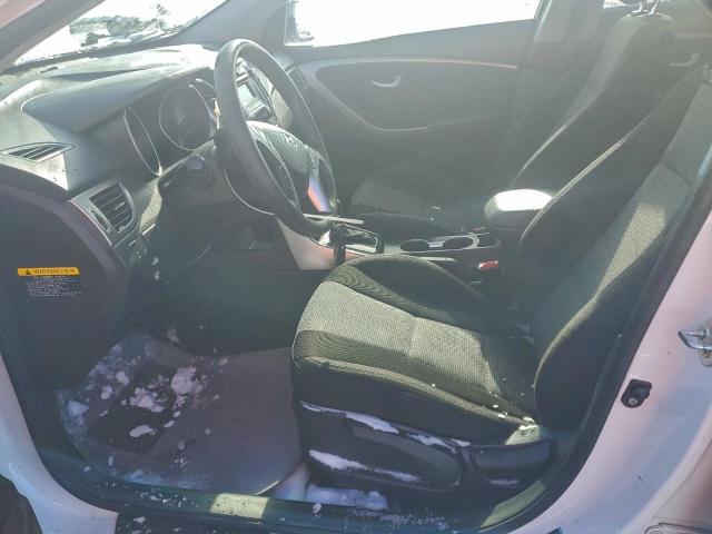 Hyundai ELANTRA Image 13