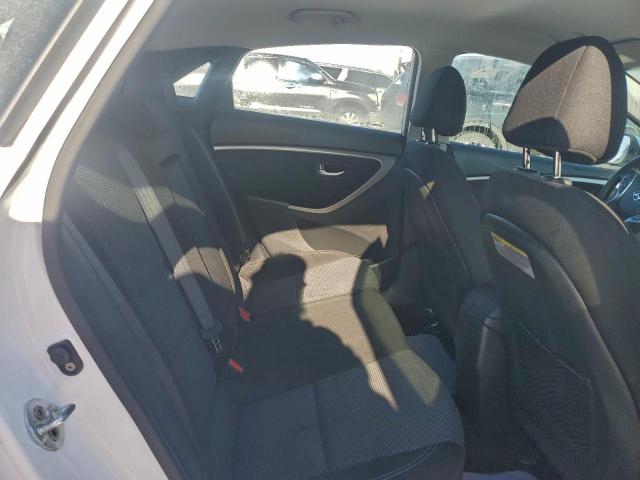 Hyundai ELANTRA Image 6