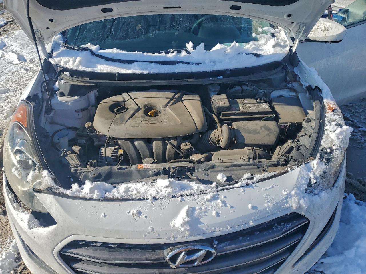 Hyundai ELANTRA Image 10