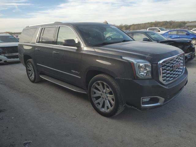 GMC Yukon Denali Image 3