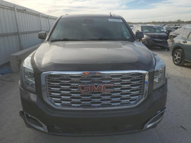 GMC Yukon Denali Image 10