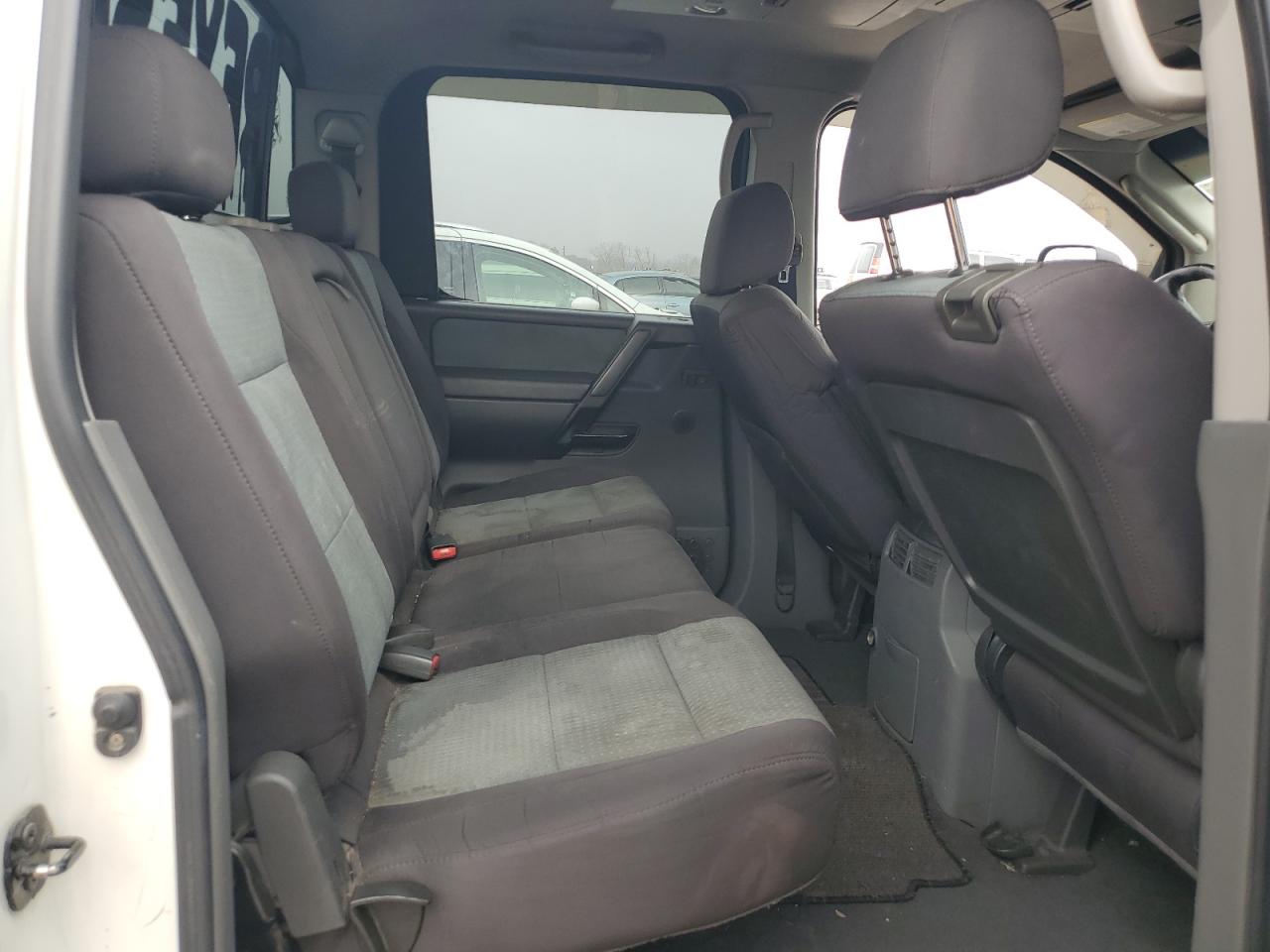 Nissan Titan Xe Image 8