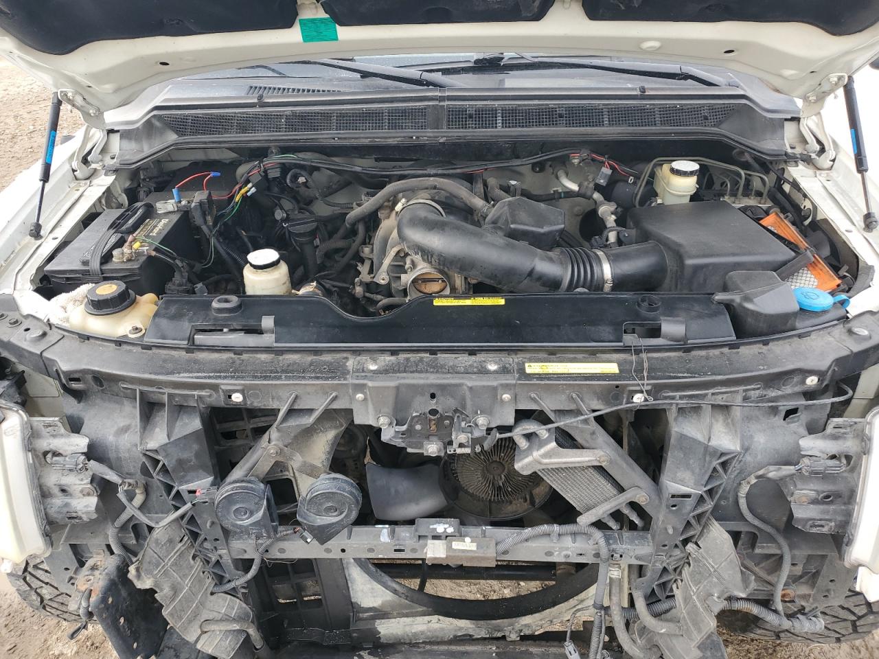 Nissan Titan Xe Image 2