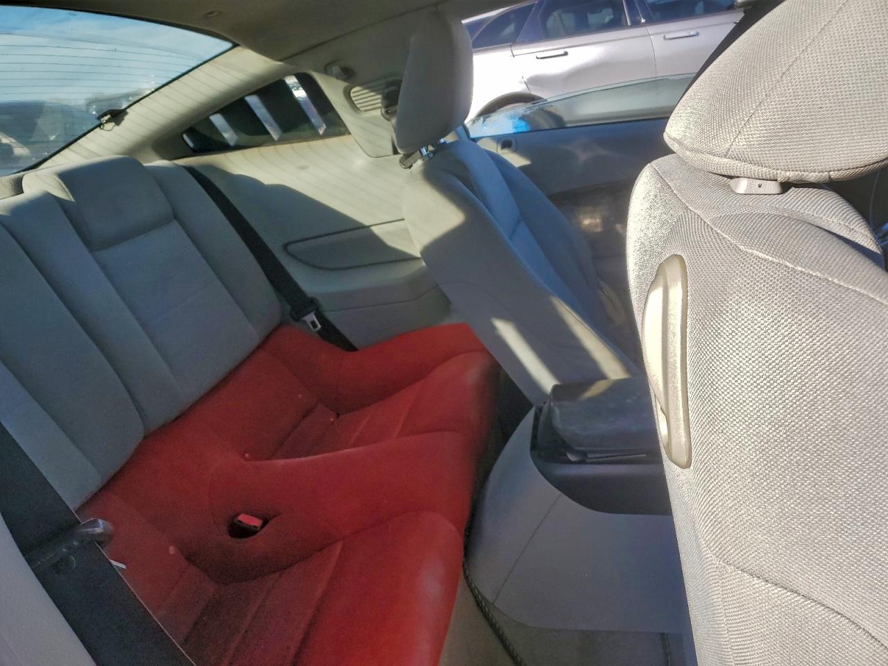 Ford Mustang Image 6