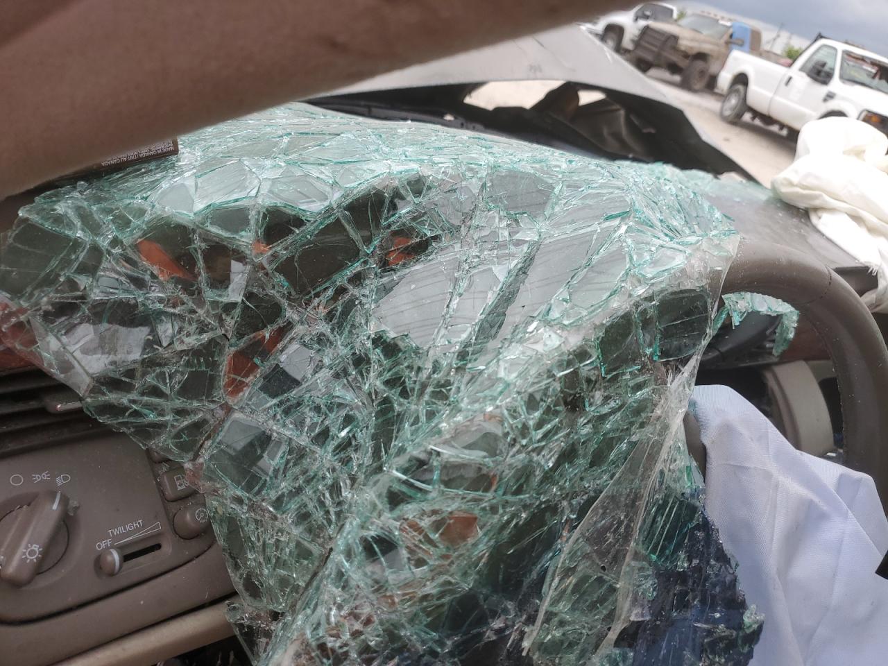 Cadillac DeVille Image 2