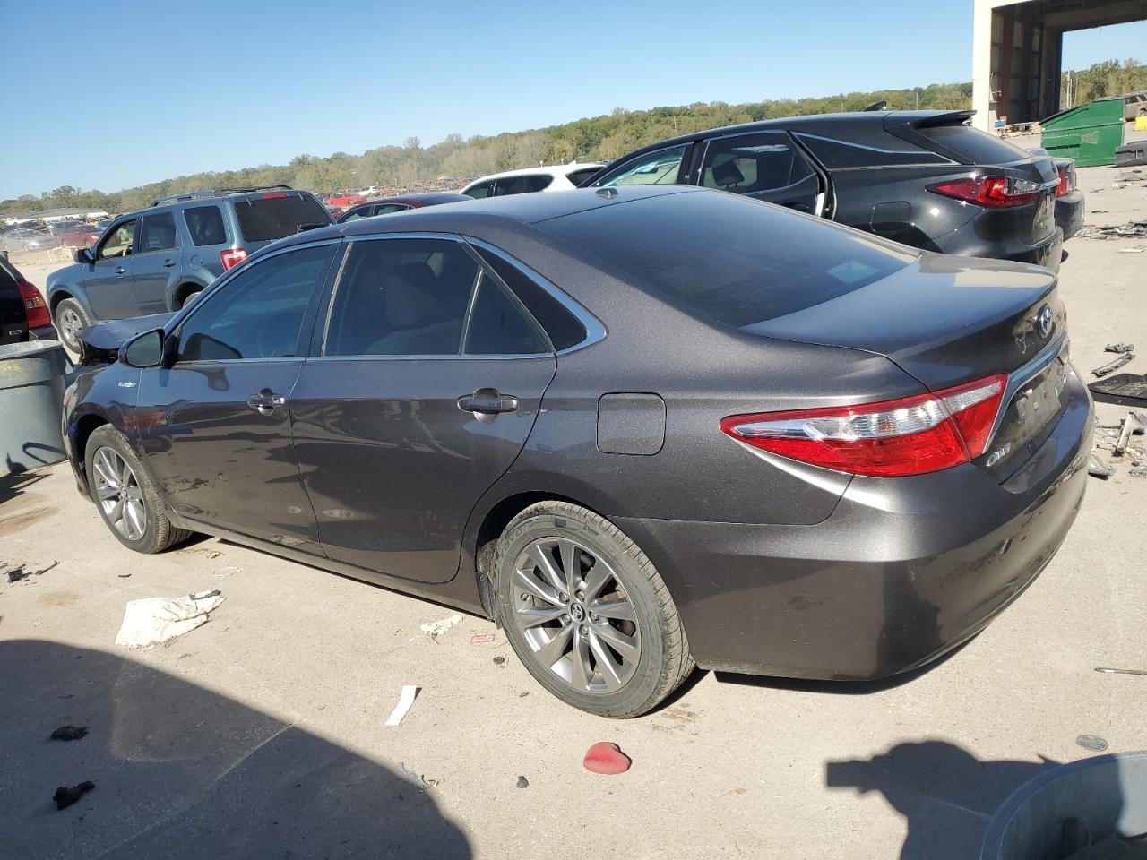 Toyota Camry Hybrid Image 12