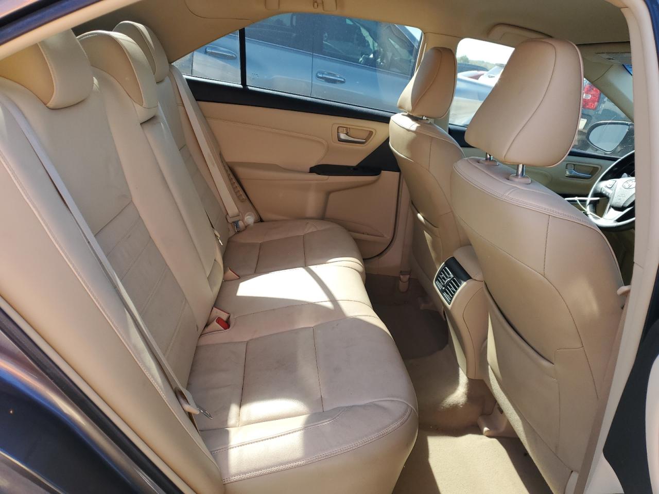 Toyota Camry Hybrid Image 9