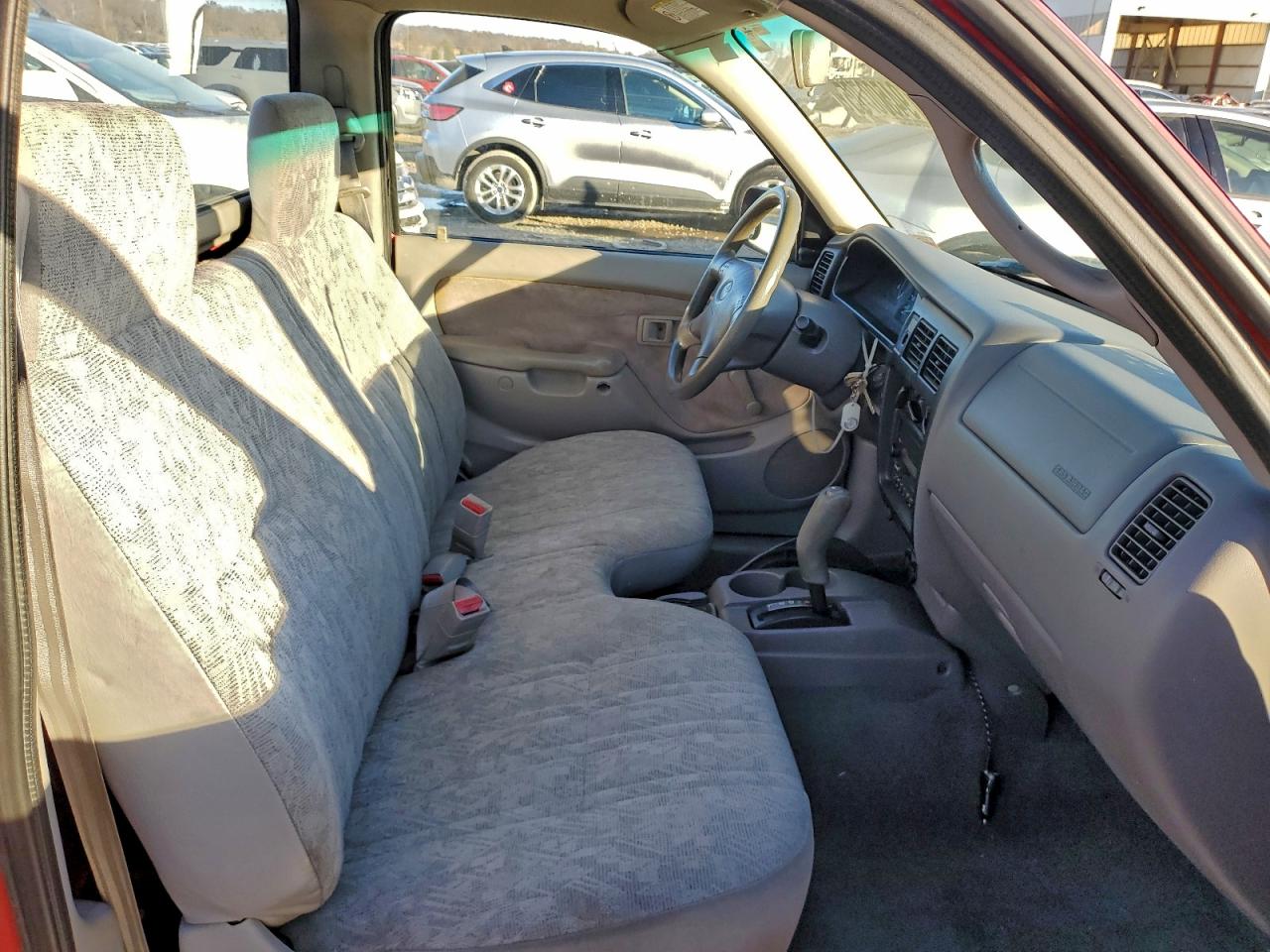 Toyota Tacoma Image 5