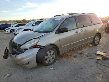  Salvage Toyota Sienna