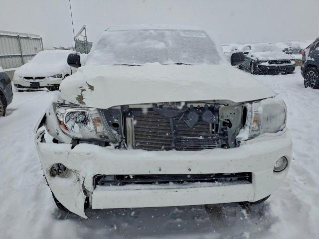 Toyota Tacoma Access Cab Image 3