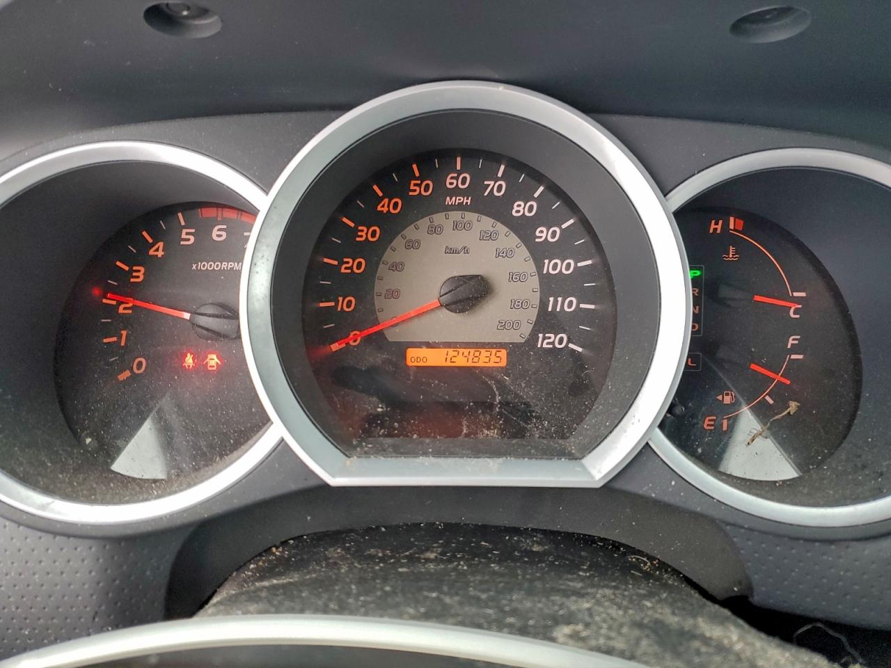 Toyota Tacoma Access Cab Image 12