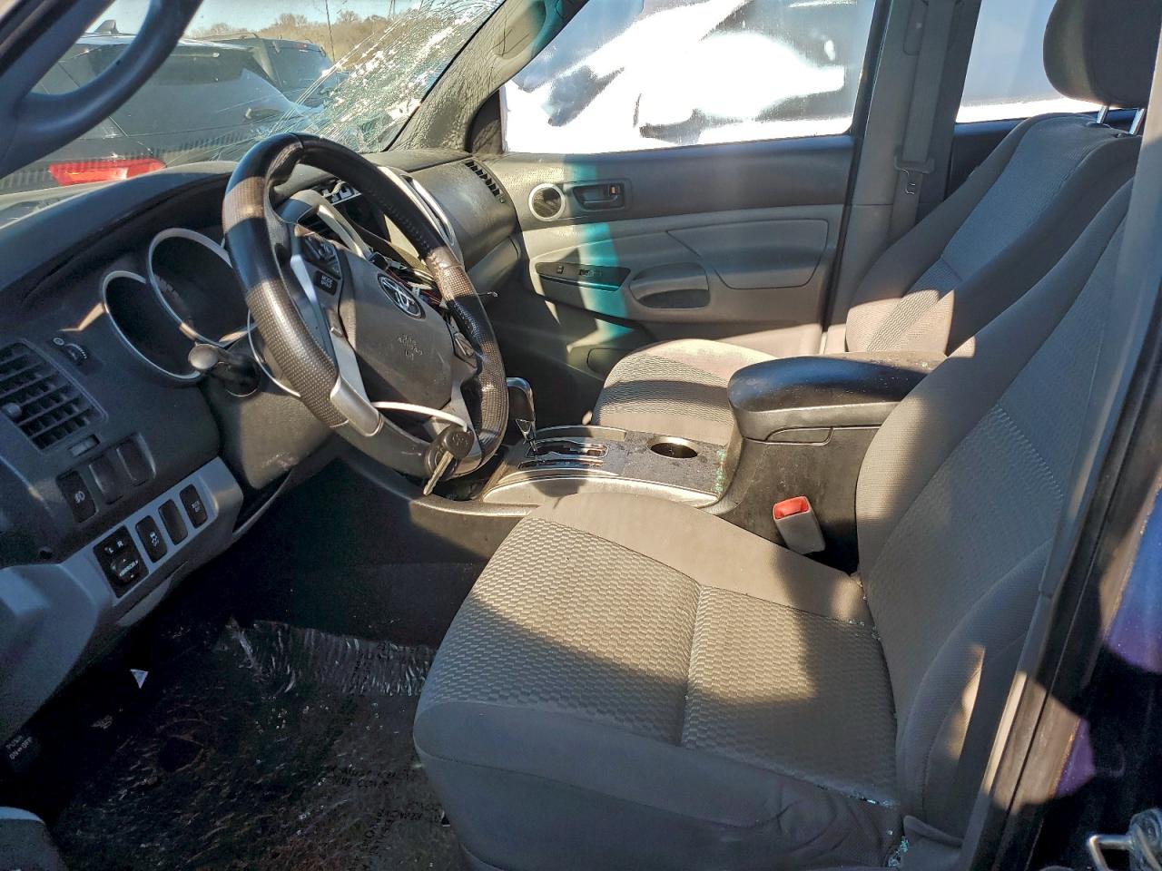 Toyota Tacoma Double Cab Image 6