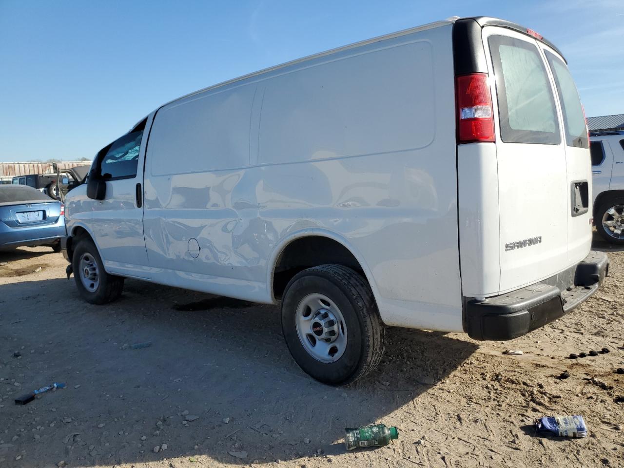 GMC Savana G2500 Image 6