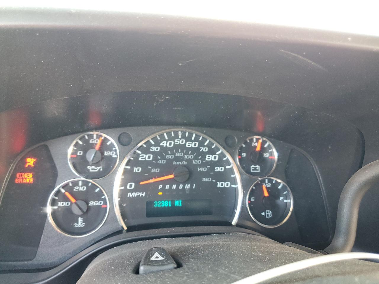 GMC Savana G2500 Image 9