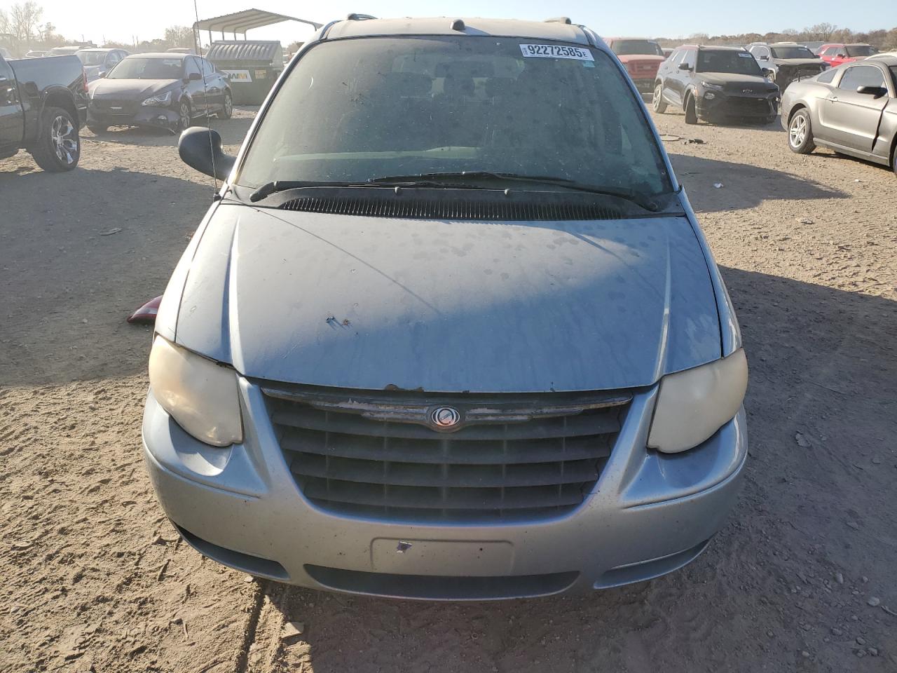 Chrysler Minivan Lx Image 13