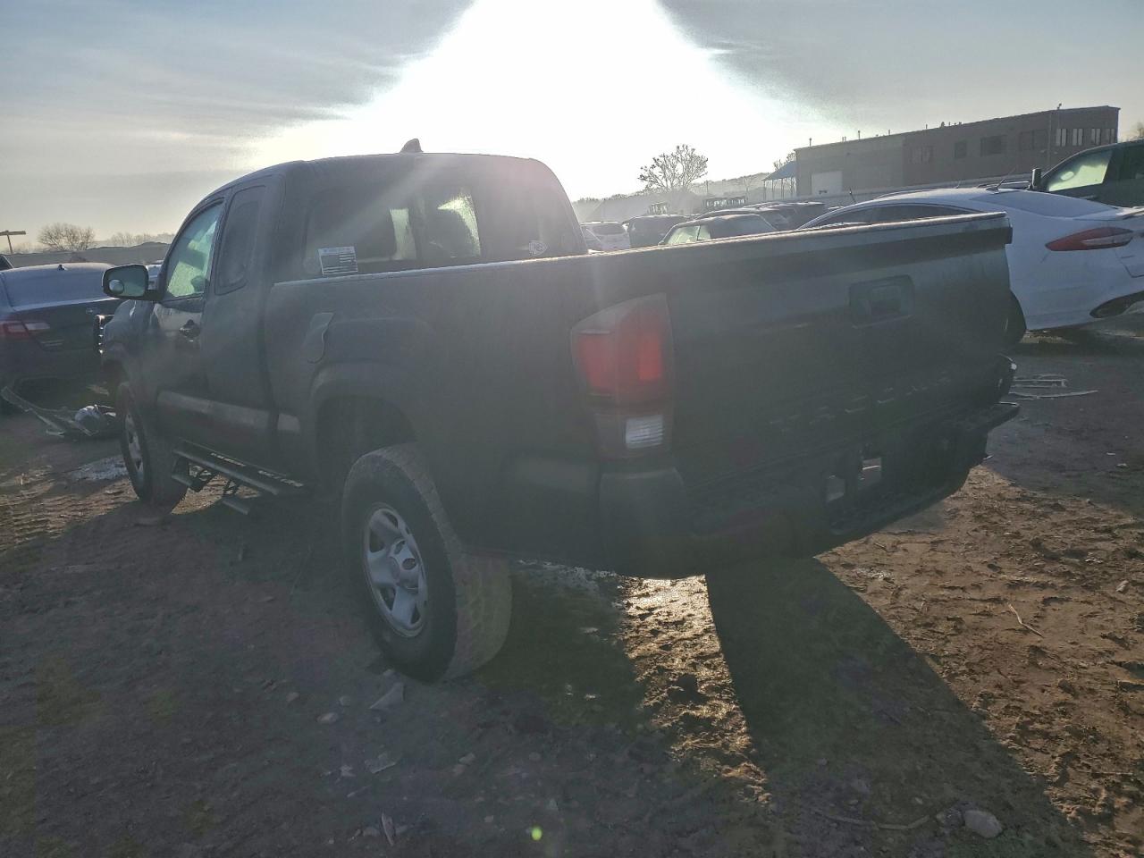 Toyota Tacoma Access Cab Image 9