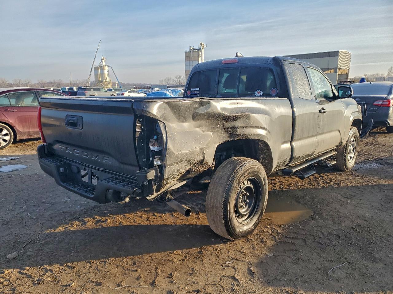 Toyota Tacoma Access Cab Image 11