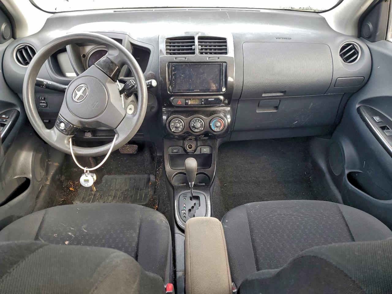 Toyota Scion Image 10