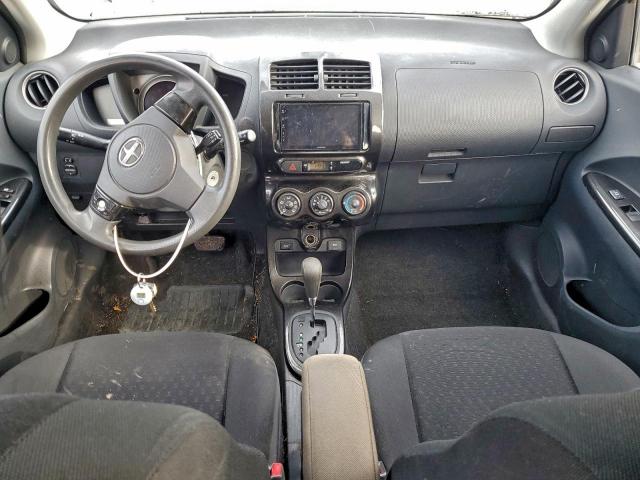 Toyota Scion Image 10