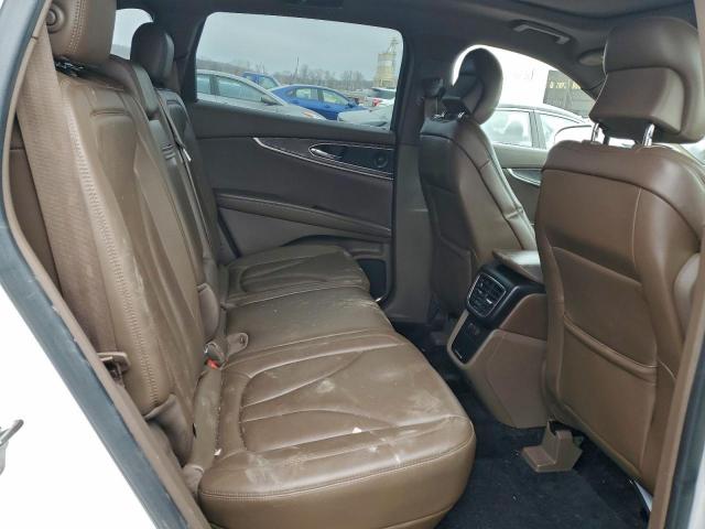 Lincoln MKX Reserve Image 2