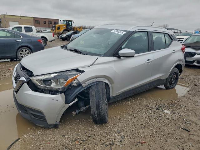  Salvage Nissan Kicks