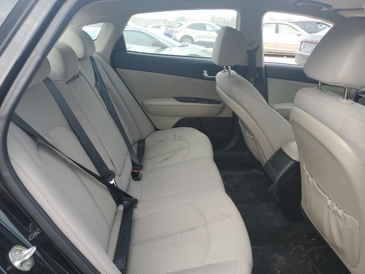 Kia Optima Lx Image 8