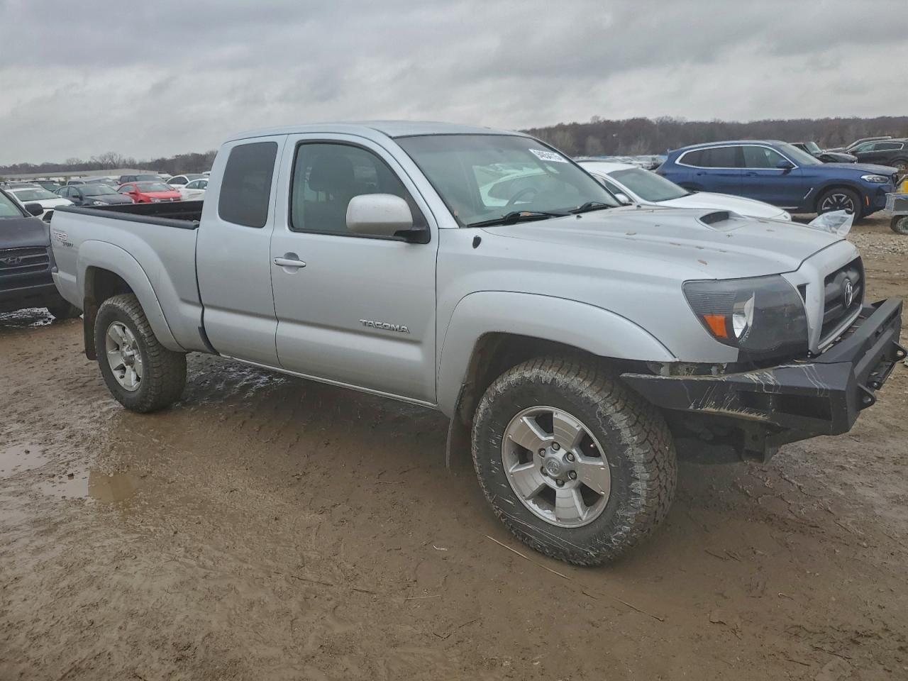 Toyota Tacoma Access Cab Image 2